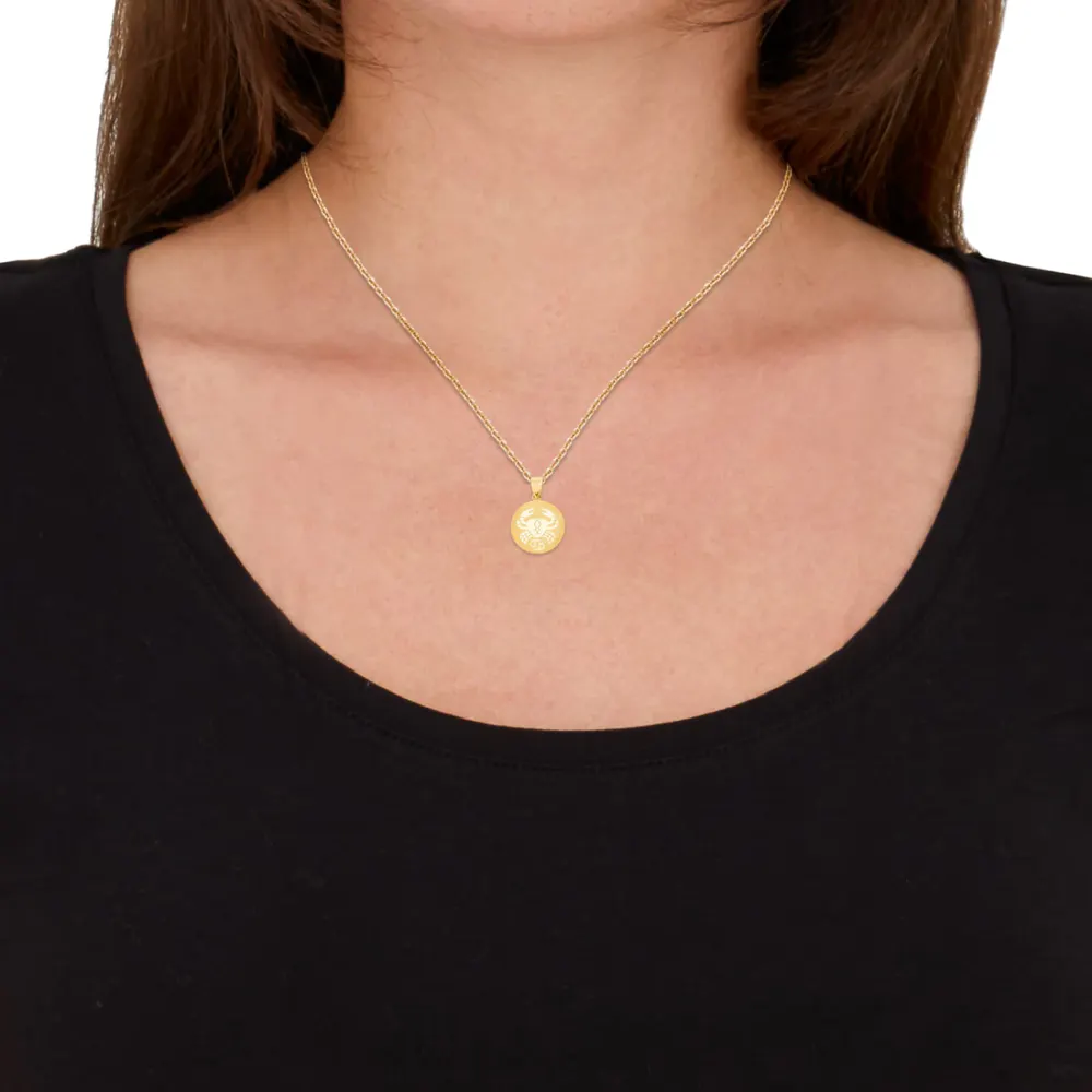 AMOR 9ct Yellow Gold Cancer Zodiac Pendant detail 2