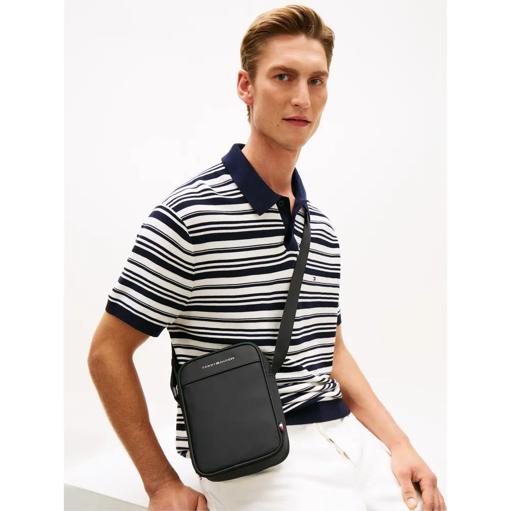 Tommy Hilfiger Repreve Logo Crossbody Reporter Bag detail 2