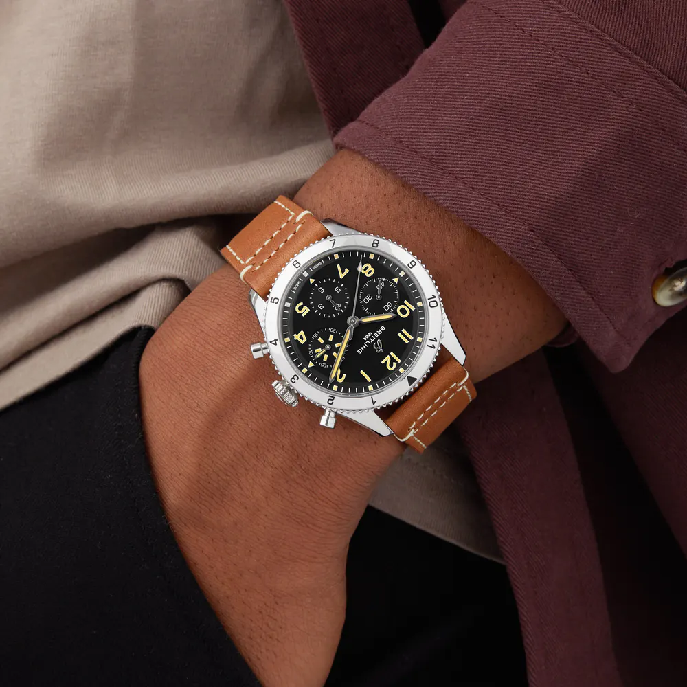Breitling Classic AVI Chronograph 42 P-51 Mustang Leather Strap Watch detail 3