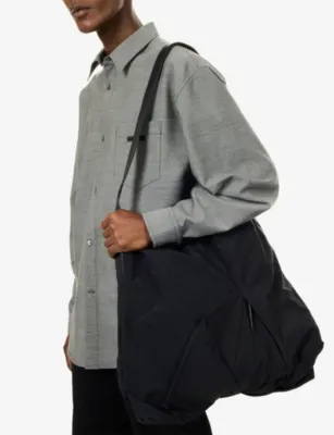 YOHJI YAMAMOTO Angular Woven Shoulder Bag in BLACK, additional product view 2