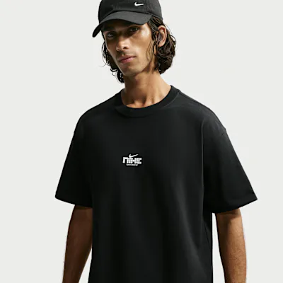 Nike Sportswear T-Shirt - Black in Black – Nike men's and unisex