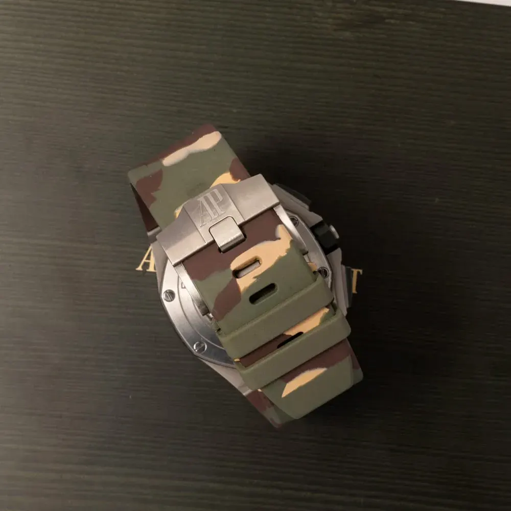 Audemars Piguet Royal Oak Offshore 26400SO.OO.A054CA.01 — 2018 — Excellent in Beige Baton, additional product view 3