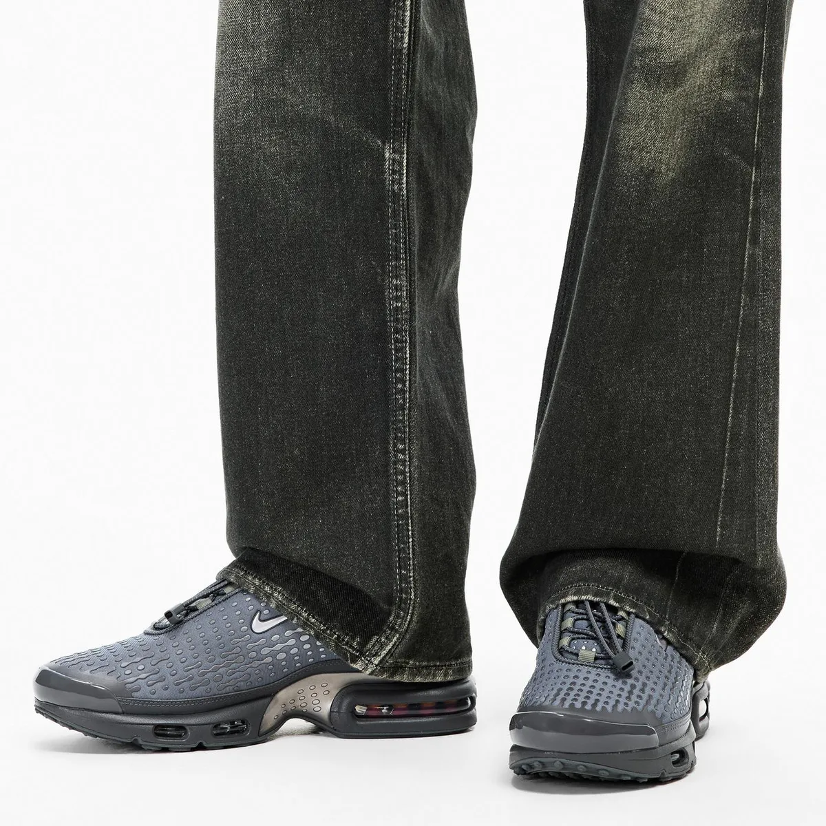 For Him Nike Mens Air Max Plus VII Low-Top Trainers detail 3