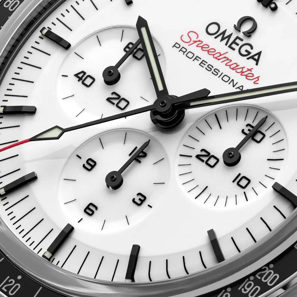 Omega Speedmaster Moonwatch Professional 42mm Mens Watch Black Rubber Strap detail 2