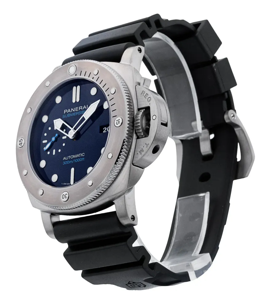 Panerai Submersible PAM02692 — 2026 — Excellent in Blue, additional product view 2