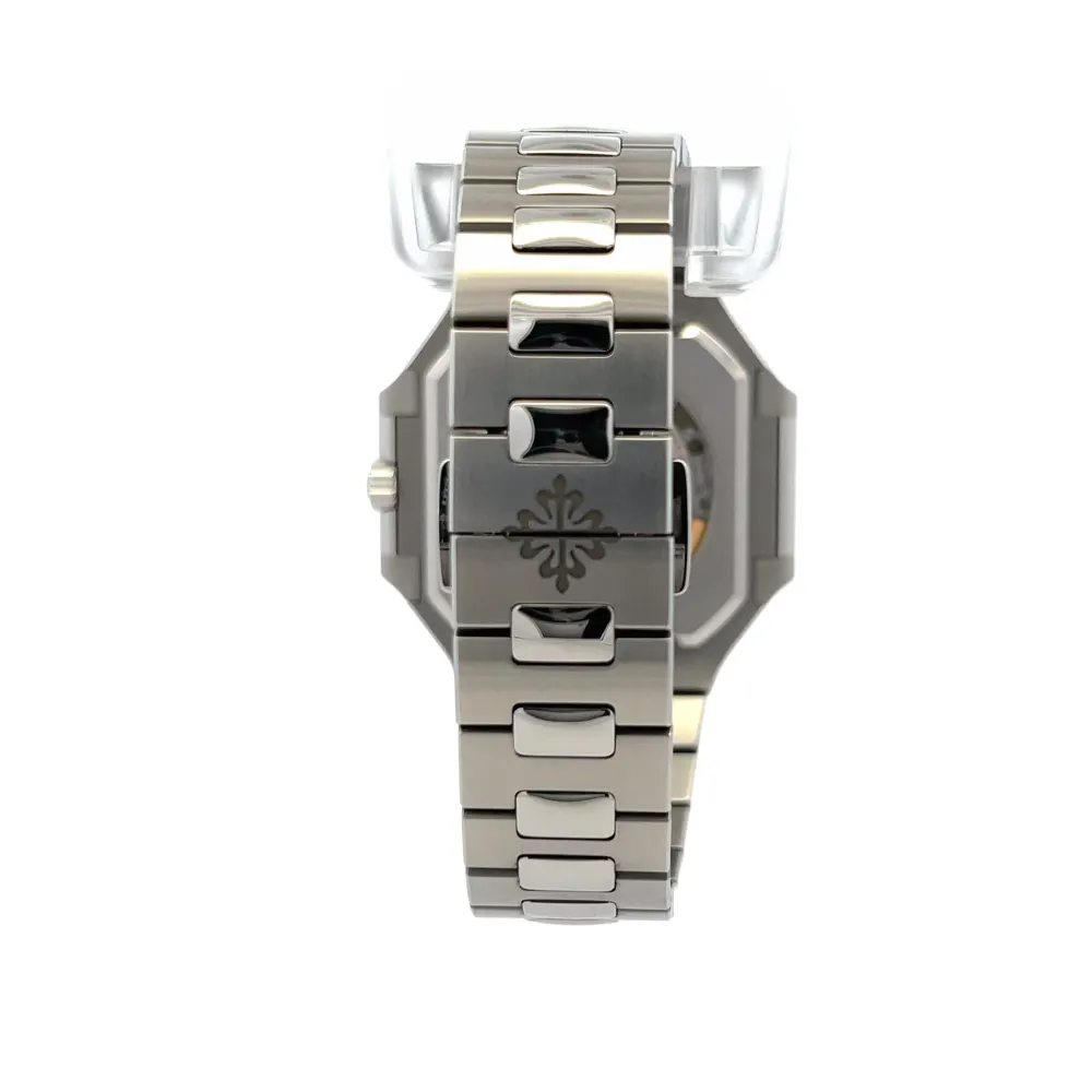 Patek Philippe Cubitus 5821/1A-001 — 2024 — Unworn in Green, additional product view 3
