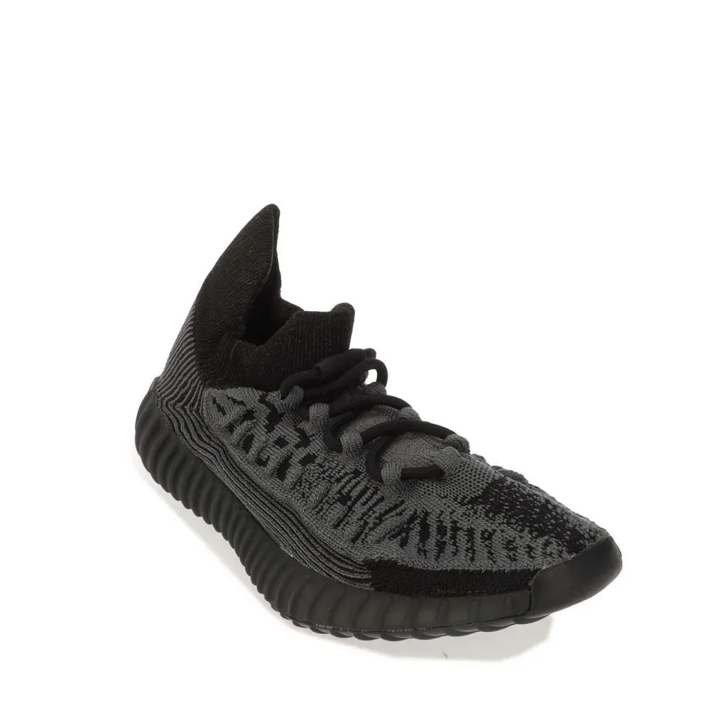 Yeezy 350 V2 CMPCT Trainers in Black, additional product view 2
