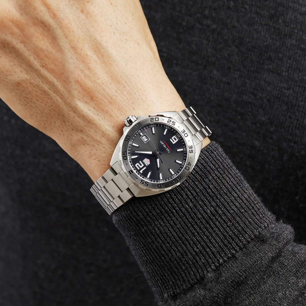 TAG Heuer Formula 1 Quartz 41mm Mens Watch detail 2