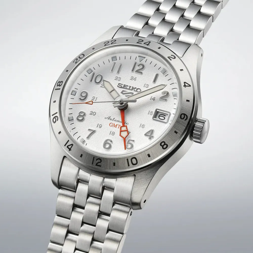 Seiko 5 Sports ‘Overwhite’ Field GMT 39.5mm Mens Watch White detail 3