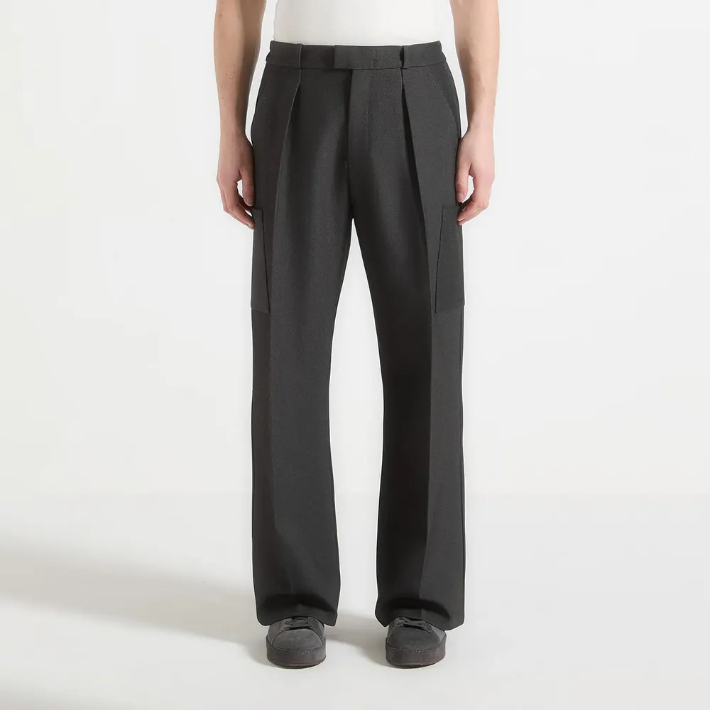 Maniere De Voir Men’s Relaxed Fit Pleated Pocket Trousers detail 3
