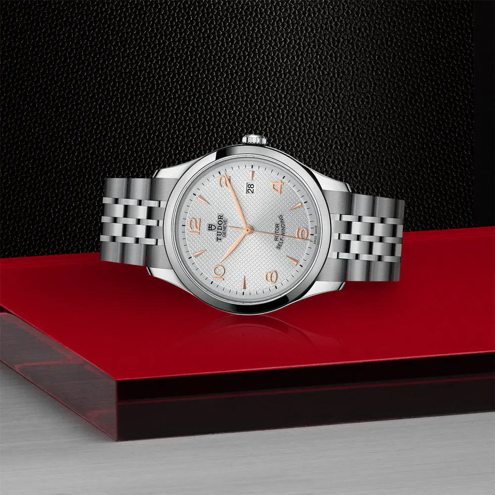Tudor 1926 41mm Mens Watch Steel Case Silver Dial detail 3