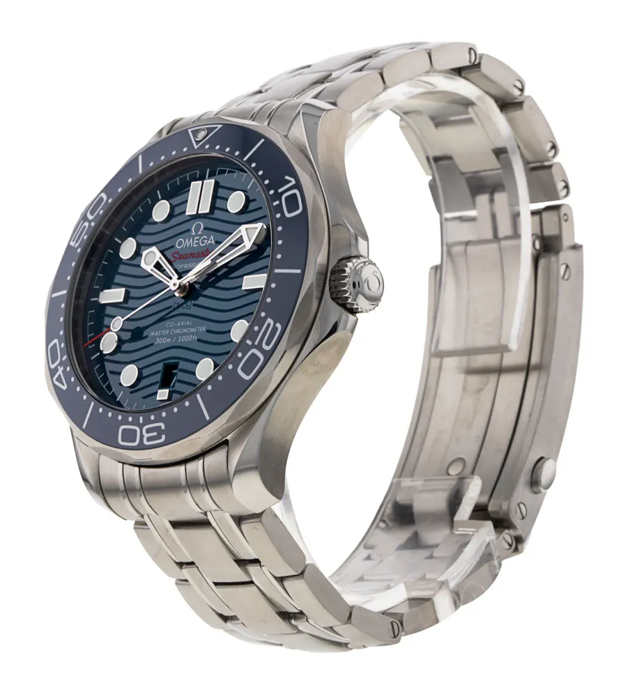Omega Seamaster Diver 300m 210.30.42.20.03.001 — 2021 — Excellent detail 2