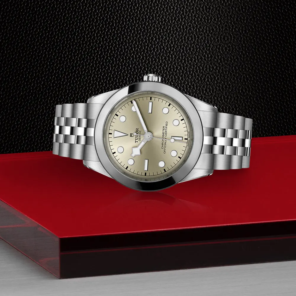 Tudor Black Bay One 39 Manufacture Calibre MT5602 (COSC) 39mm Steel Case Steel Bracelet detail 3
