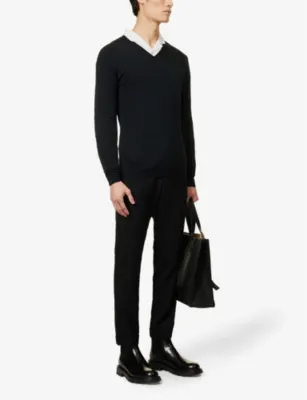JOHN SMEDLEY Blenheim V-neck wool jumper detail 3