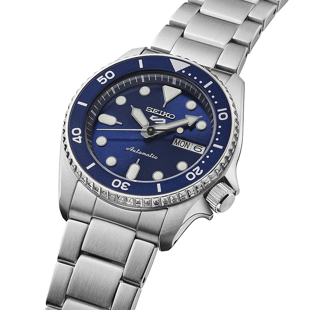 Seiko 5 Sports 5 Sports SKX 'Street Denim' 38mm Mens Bracelet Watch Blue detail 3