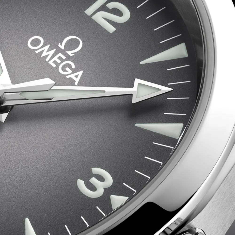 Omega Seamaster Railmaster 38mm Mens Watch Grey Leather detail 3