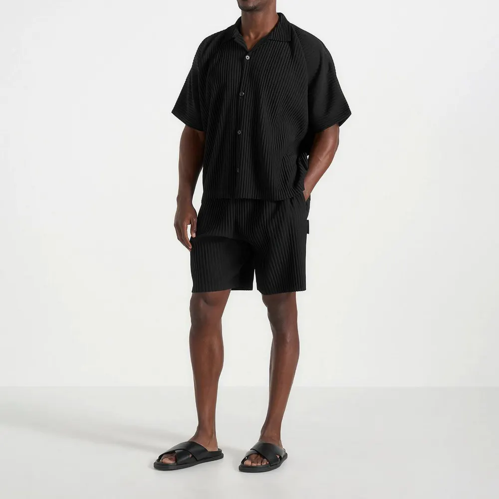 Maniere De Voir Mens Justin Pleated Boxy Shirt detail 2