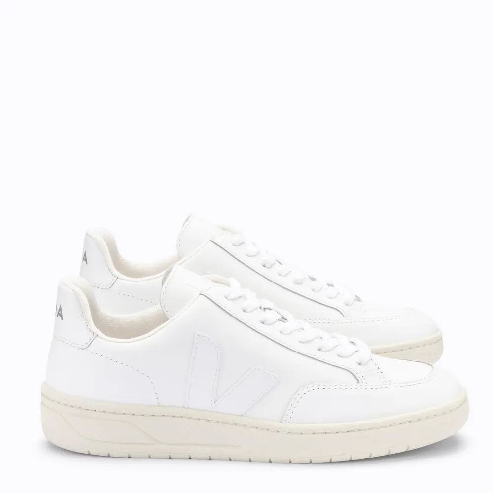 Veja V-12 in Extra White, additional product view 3