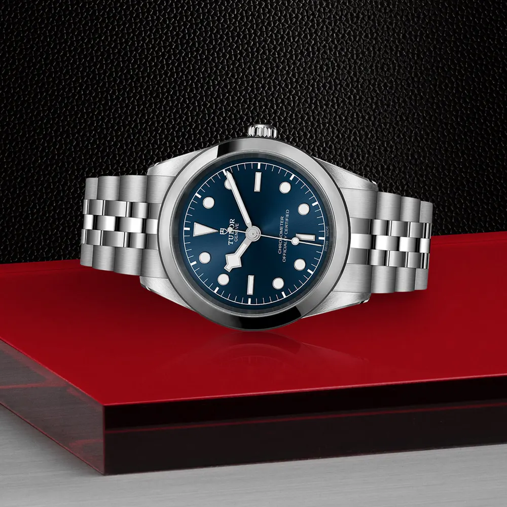 Tudor Black Bay One 41 Manufacture Calibre MT5601 (COSC) 41mm Steel Case Steel Bracelet detail 3