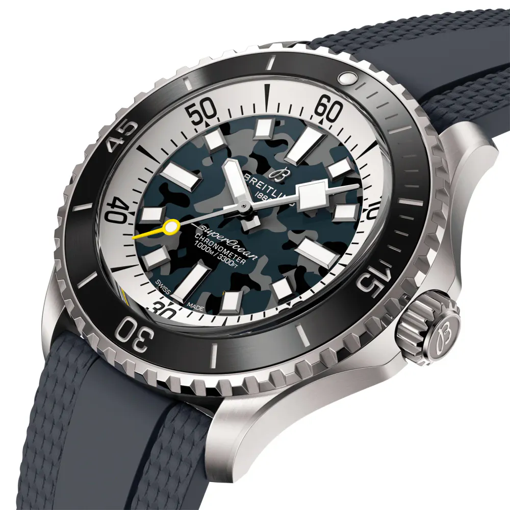 Breitling Superocean Automatic Super Diver 46mm Mens Watch Black Rubber detail 2