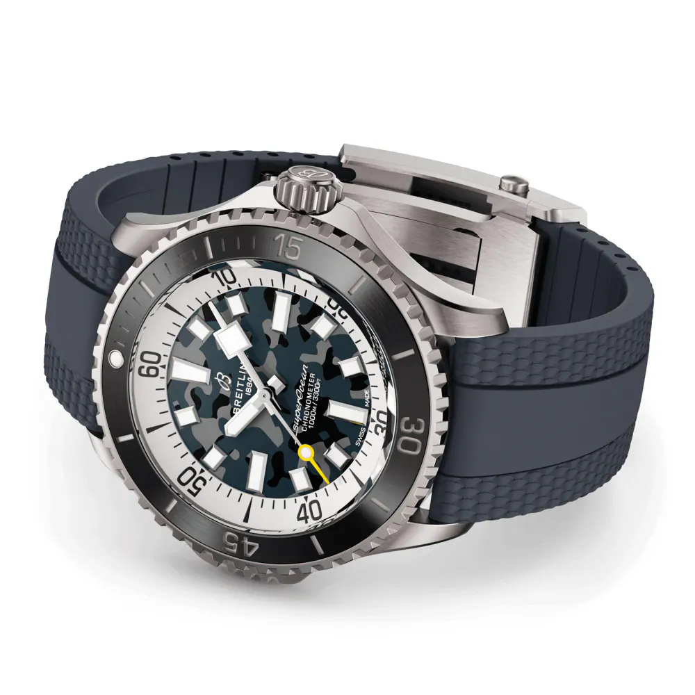 Breitling Superocean Automatic Super Diver 46mm Mens Watch Black Rubber detail 3