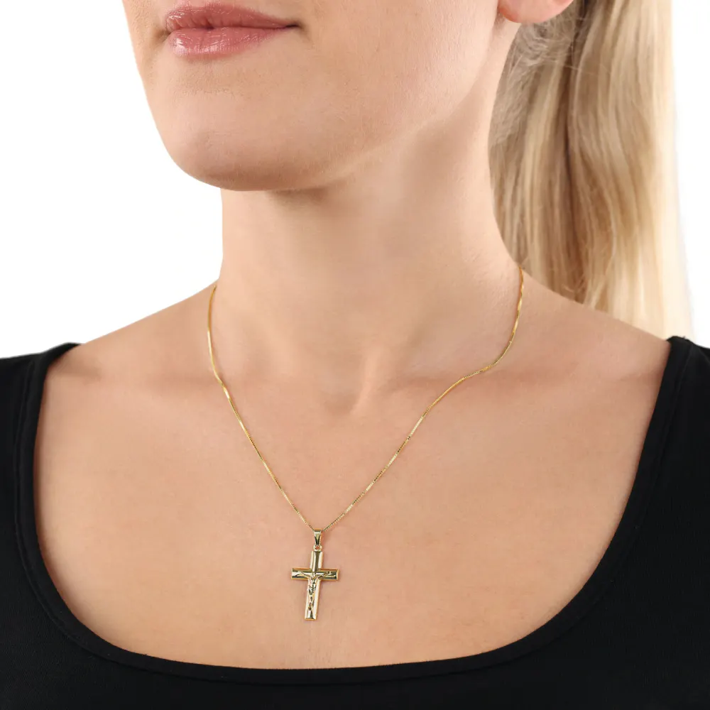 AMOR 9ct Yellow Gold Cross Pendant detail 2