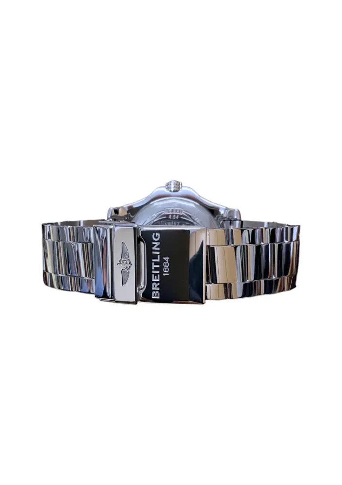 Breitling Avenger II GMT A32390 — 2016 — Excellent detail 3