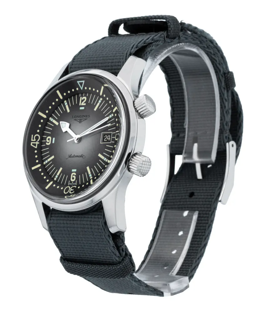 Longines Legend Diver L3.774.4.70.2 — 2025 — Excellent detail 2