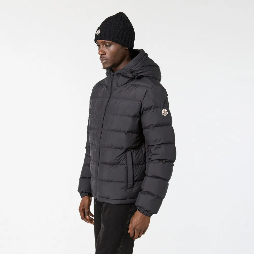 Moncler Men's Weather Resistant Medium Puffer Jacket detail 3