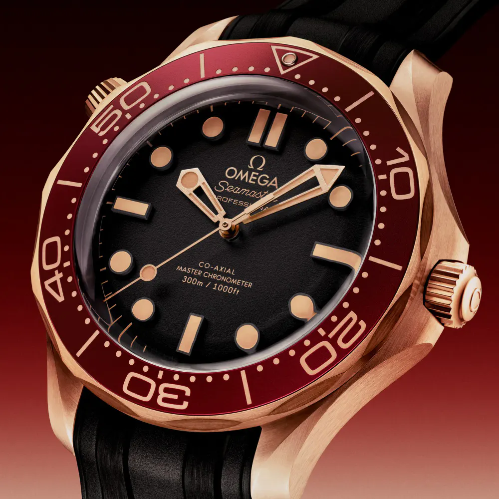 Omega Seamaster Diver 300M 42mm Mens Watch Black Rubber Strap detail 3