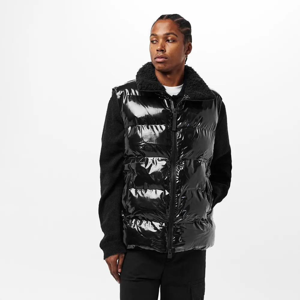 Rains Men's Alta Vision Waterproof Gilet detail 3